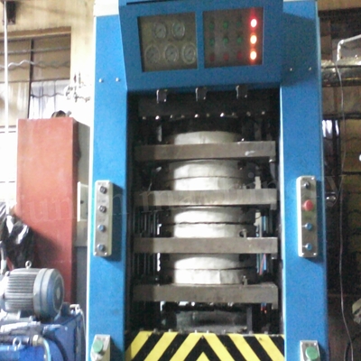 YLL-1/30000 Electric Solid Tire Vulcanizing Press Hydraulic Vulcanizing Press